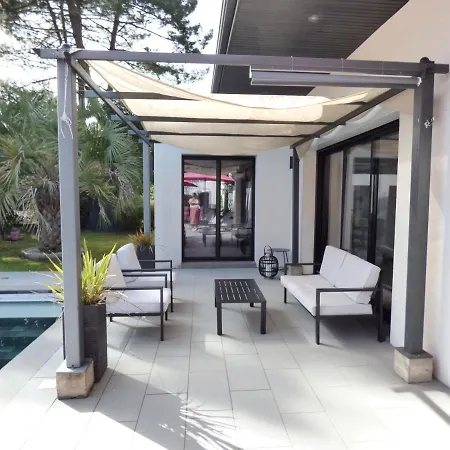 Lucia, Moderne Avec Piscine Temperee, Ping Pong, Proche A Vieux-boucau *